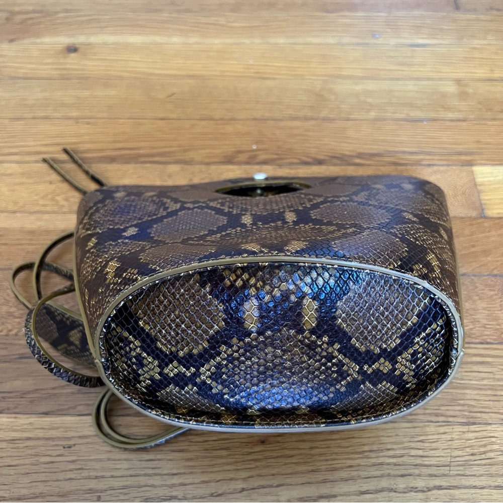 Elizabeth and James Petit Market Shopper in snakeskin leather - Picture 3 of 5